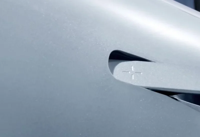 Aerodynamic flush door handles on the Geely electric SUV deploy when needed and retract effortlessly when not, preserving the electric SUV’s clean, futuristic, and modern profile.