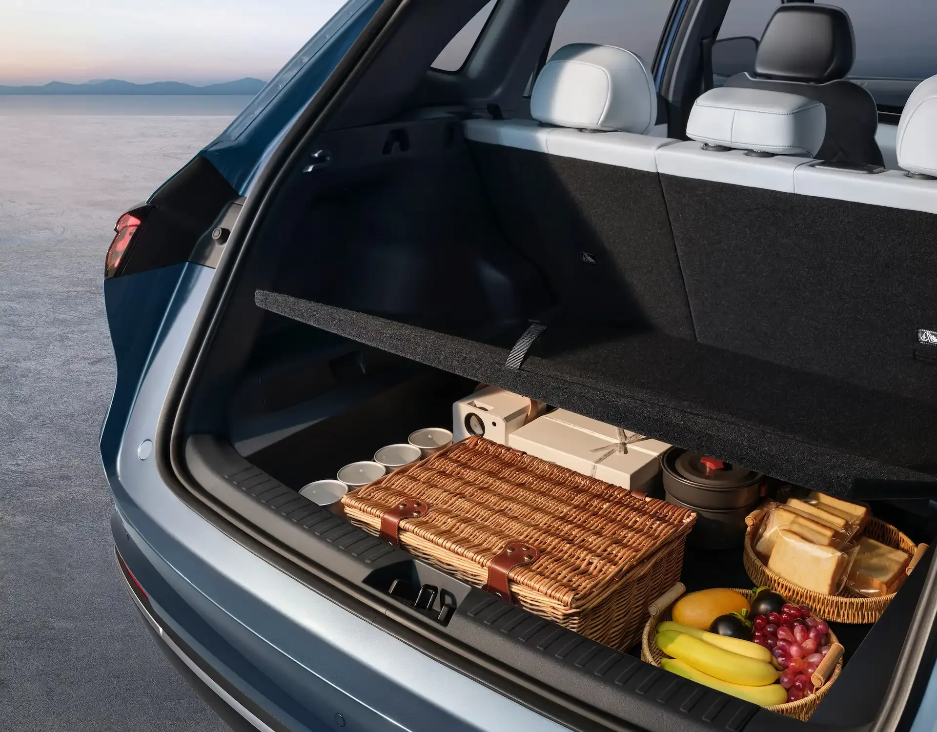 A class-exclusive 51 litre sunken compartment with dry-wet separation offers versatile storage, ideal for outdoor activities and safeguarding fresh catches and delicate items.