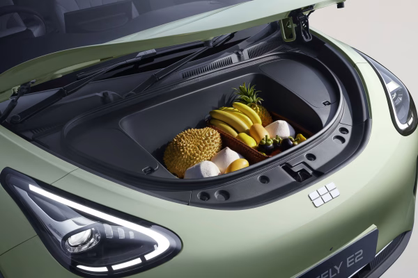 More room for what matters. The E2’s 70L front trunk adds practical, easy-access storage, ideal for everything from shopping bags to daily essentials.